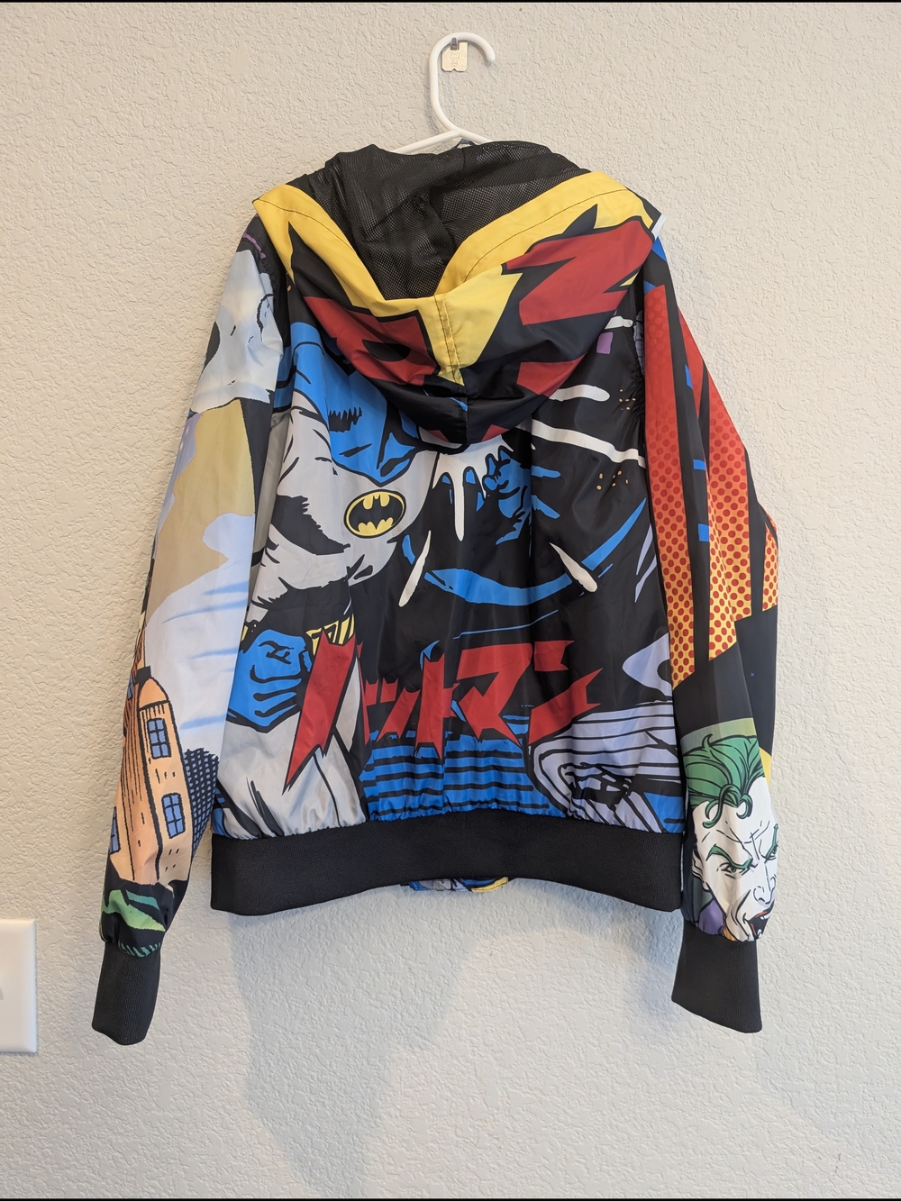 NWT Sz 14/16 Members Only Batman Kids' Hooded Jacket Water Resistant- Multicolor - Picture 2 of 4